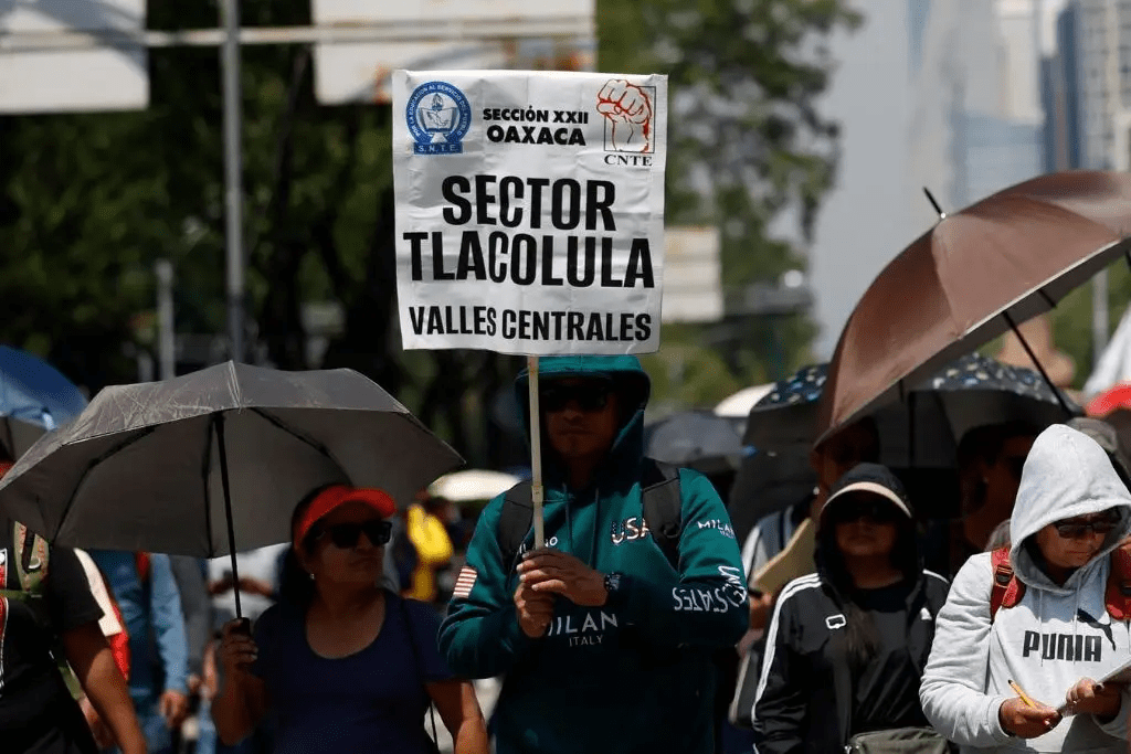 Maestros de la CNTE acuerdan poner fin al paro de labores y plantón en&nbsp;CDMX