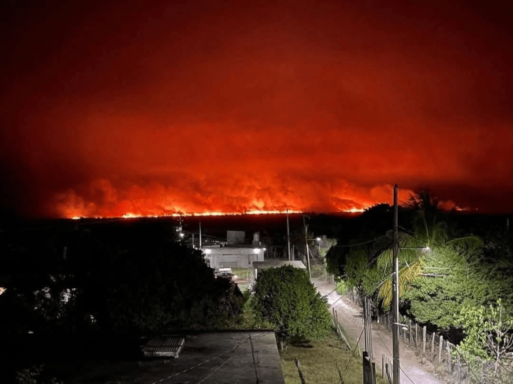 Protección Civil y habitantes logran contener incendio en zona rural de&nbsp;Centro