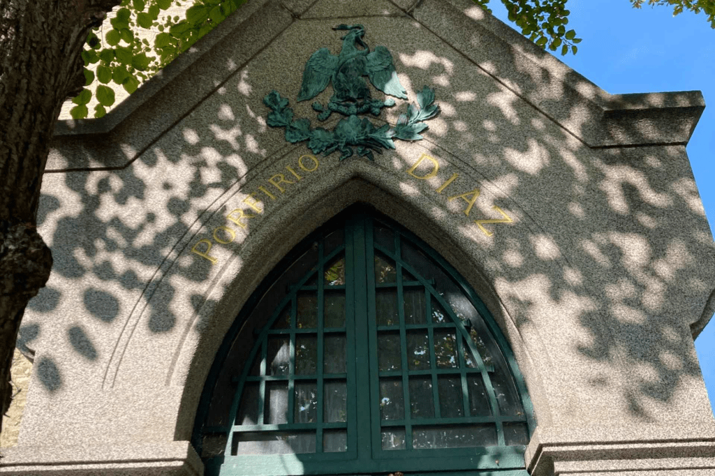 “Están bien en Francia”: INAH descarta repatriar restos de Porfirio&nbsp;Díaz