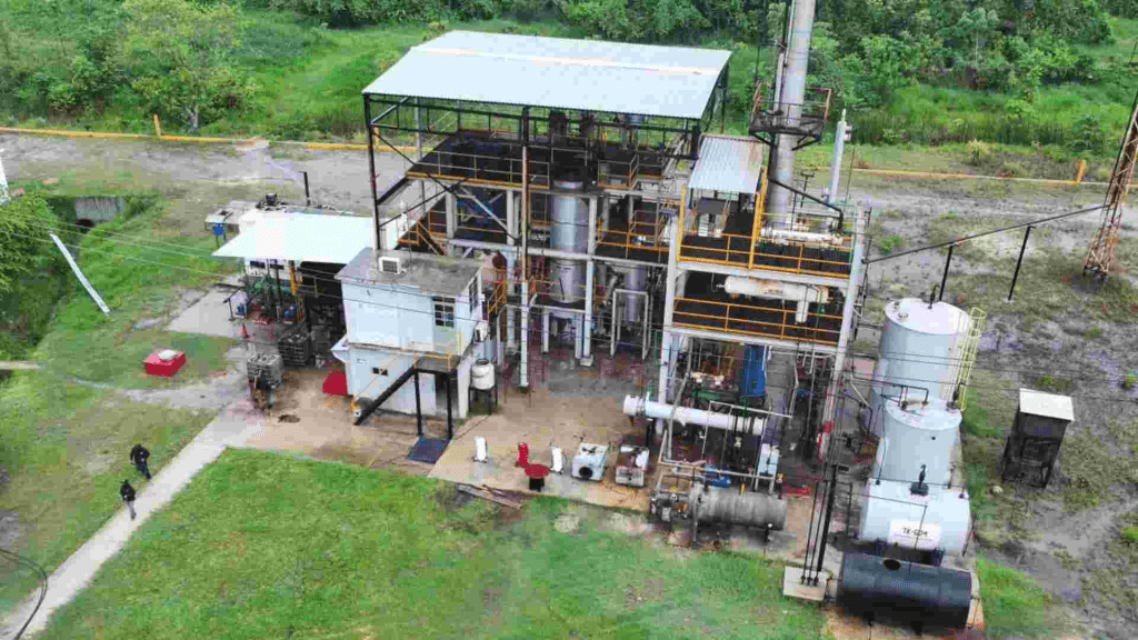 Detectan operación clandestina de producción de combustibles en Coatzacoalcos; aseguran más de 500 mil&nbsp;litros