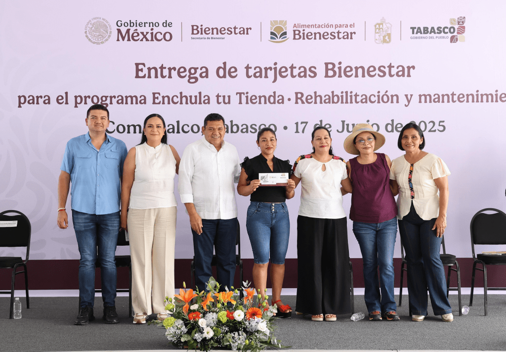 Impulsan Tiendas del Bienestar con programa ‘Enchula tu Tienda’ en Tabasco: Entregan primeras 66 tarjetas para rehabilitación de centros comunitarios de&nbsp;abasto