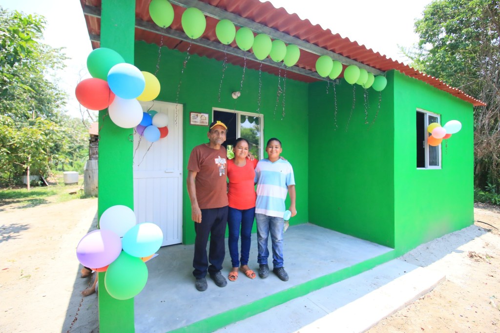 Viviendas dignas que devuelven la esperanza: Sara y su familia reciben su nuevo hogar en&nbsp;Comalcalco
