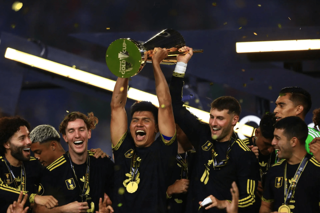 México sube en el ranking FIFA y supera a&nbsp;EE.UU.