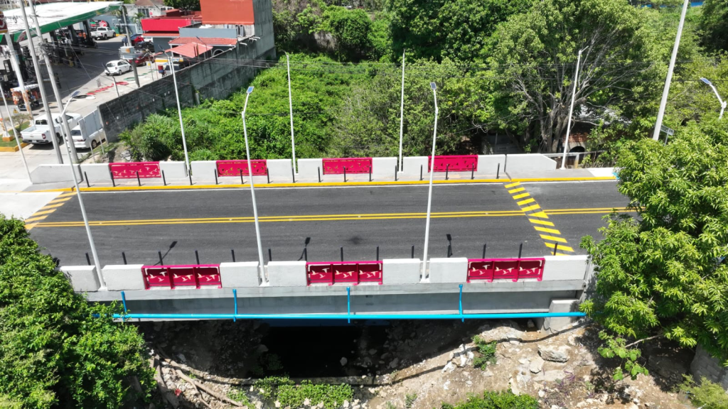 Vecinos y usuarios celebran la inauguración del puente Guapinol en Macuspana, un legado renovado tras décadas de&nbsp;abandono