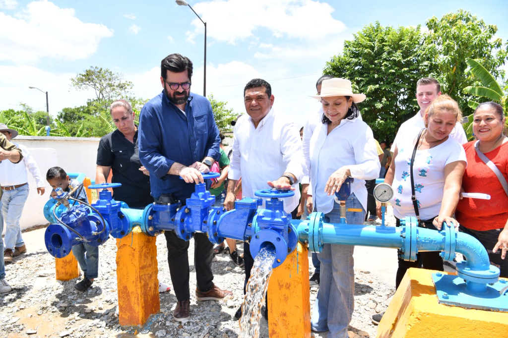 Gobierno del Estado entrega obras de agua potable en fraccionamientos de Centro con inversión de 5.7 millones de&nbsp;pesos