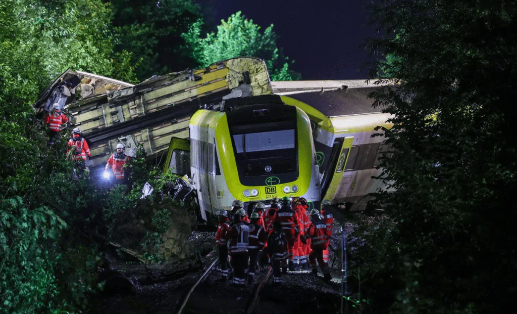 Confirman tres muertos y varios heridos graves en accidente de tren de en&nbsp;Alemania