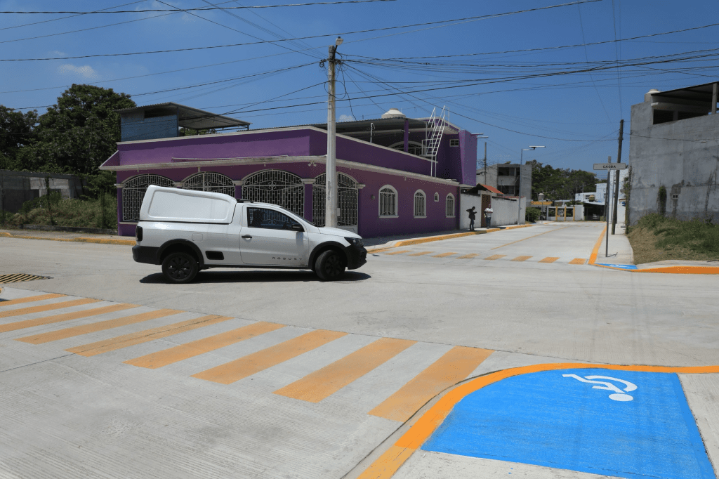 Gobernador Javier May entrega obra de pavimentación en Comalcalco: anuncia nueva deportiva y modernización&nbsp;vial