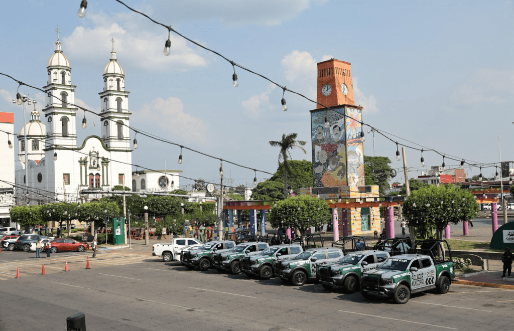 Javier May y Euclides Alejandro refuerzan seguridad y desarrollo urbano en Cárdenas con entrega de patrullas y obras&nbsp;viales
