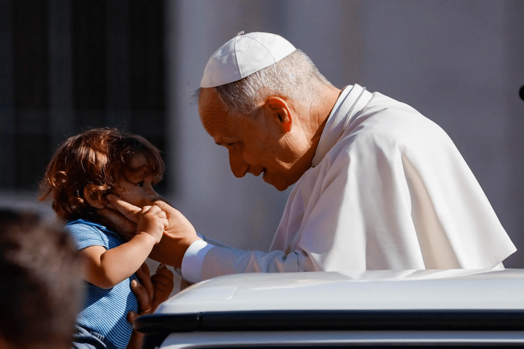 León XIV critica una sociedad enferma por la “bulimia” de conexiones en las redes&nbsp;sociales