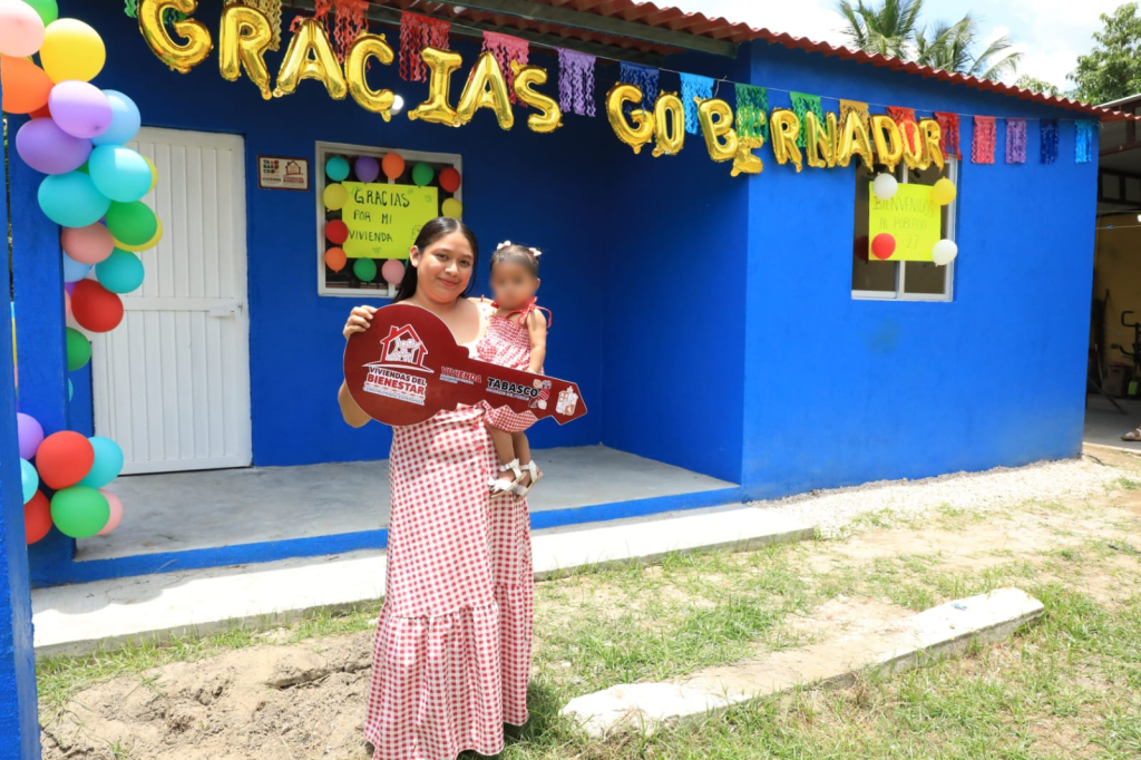 Gobernador Javier May entrega 32 viviendas en Cárdenas y anuncia meta para abatir 75% del rezago&nbsp;habitacional