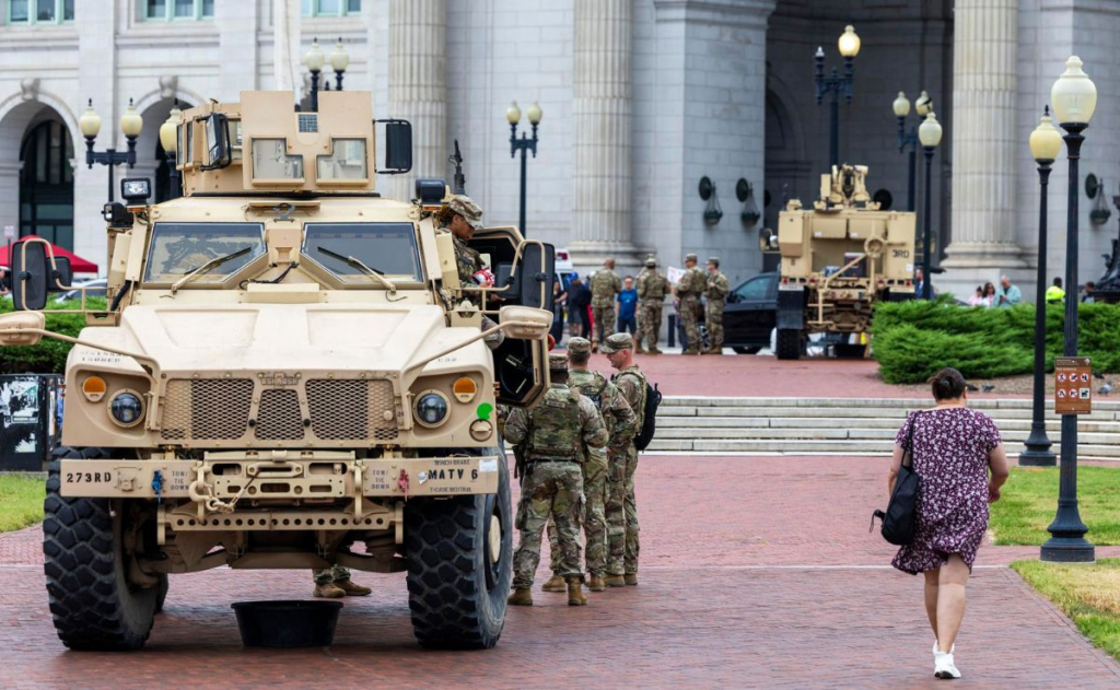 Trump dice que saldrá a patrullar en Washington con la policía y&nbsp;ejército