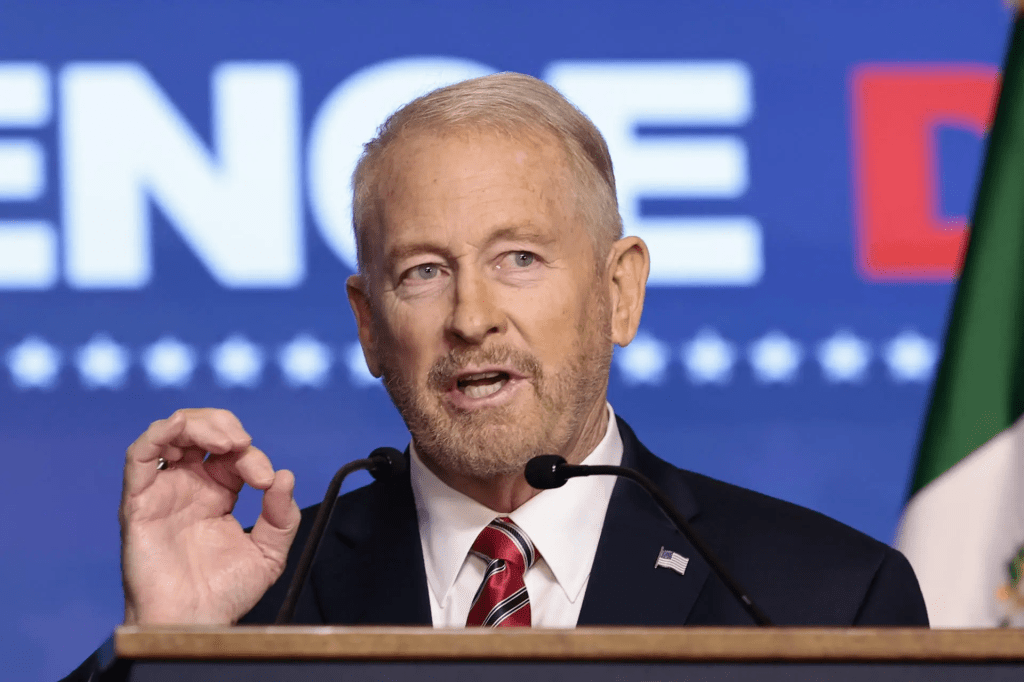 Embajador de EE.UU. en México dice que cárteles del narco “se están yendo a la&nbsp;quiebra”