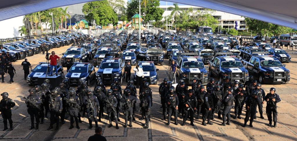 Tabasco fortalece estrategia de seguridad: May entrega 100 patrullas y asegura que “ya se siente la&nbsp;paz”