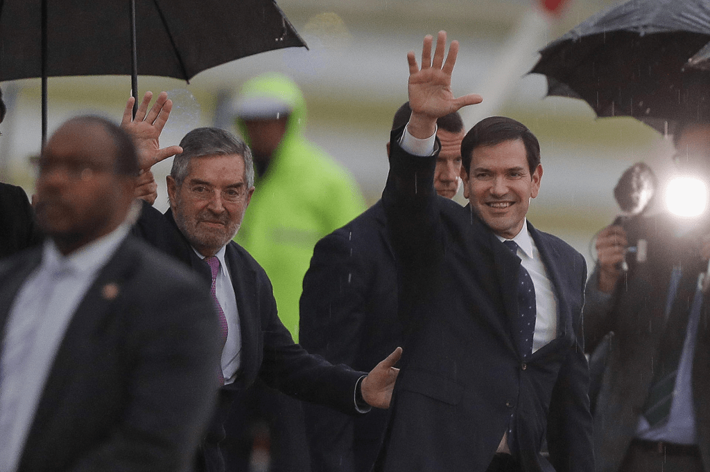 Marco Rubio llega a México; es recibido por el canciller Juan Ramón de la&nbsp;Fuente