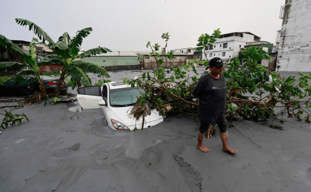 Tifón Ragasa deja 17 muertos en Taiwán y toca tierra en el sur de&nbsp;China