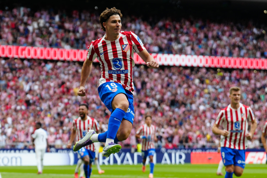 Atlético arrolla al Real Madrid en un derbi&nbsp;histórico