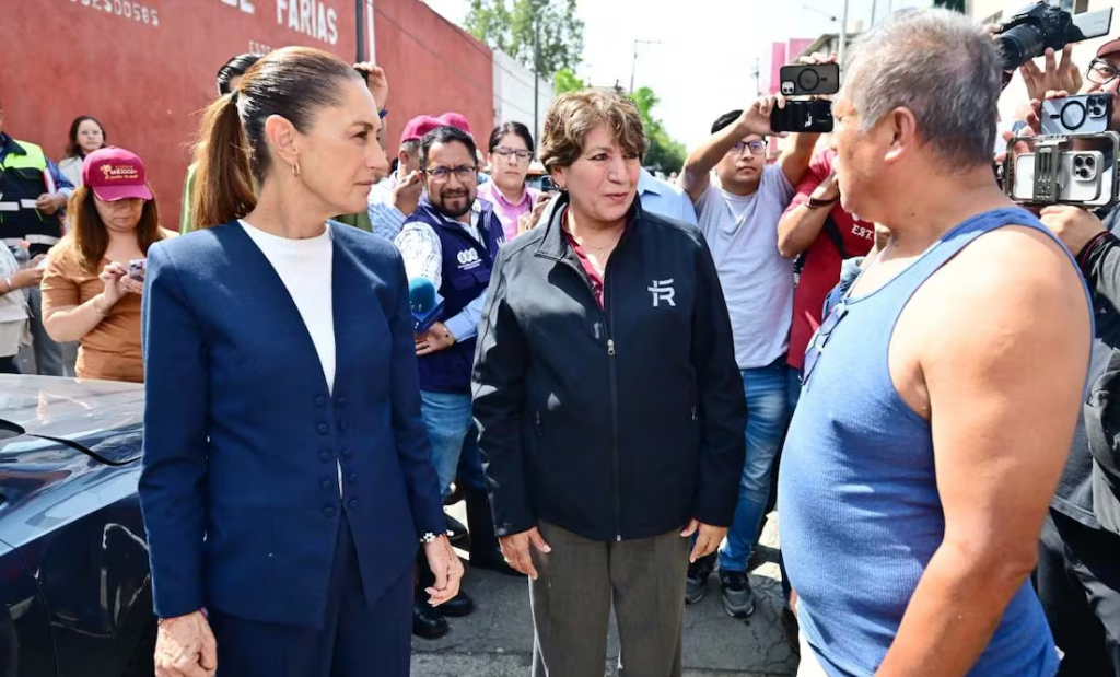 Sheinbaum visita Neza tras tromba que dejó varias afectaciones;“no se va a quedar ninguna familia desamparada”,&nbsp;afirma