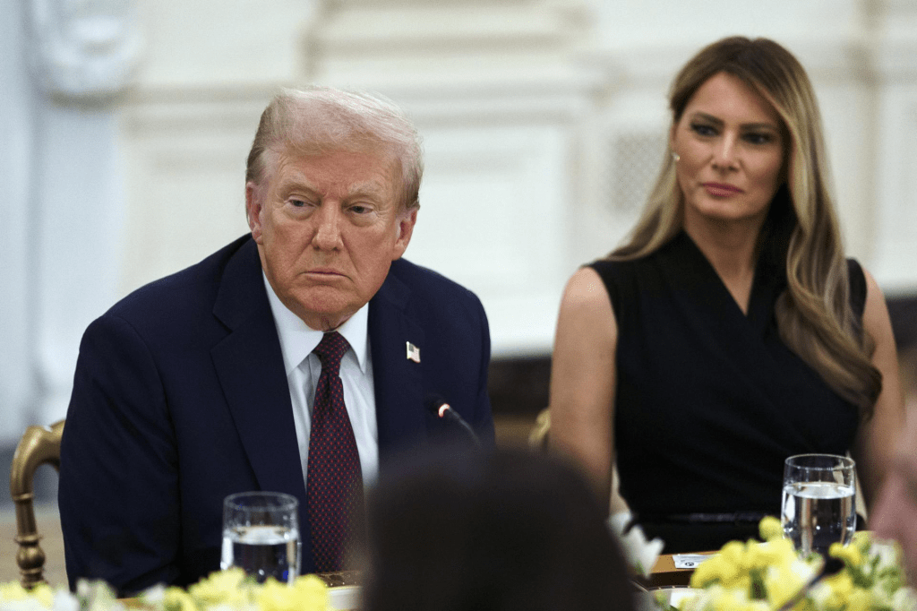 Trump advierte a Venezuela que derribará sus cazas si ponen a militares de EE.UU. en&nbsp;peligro