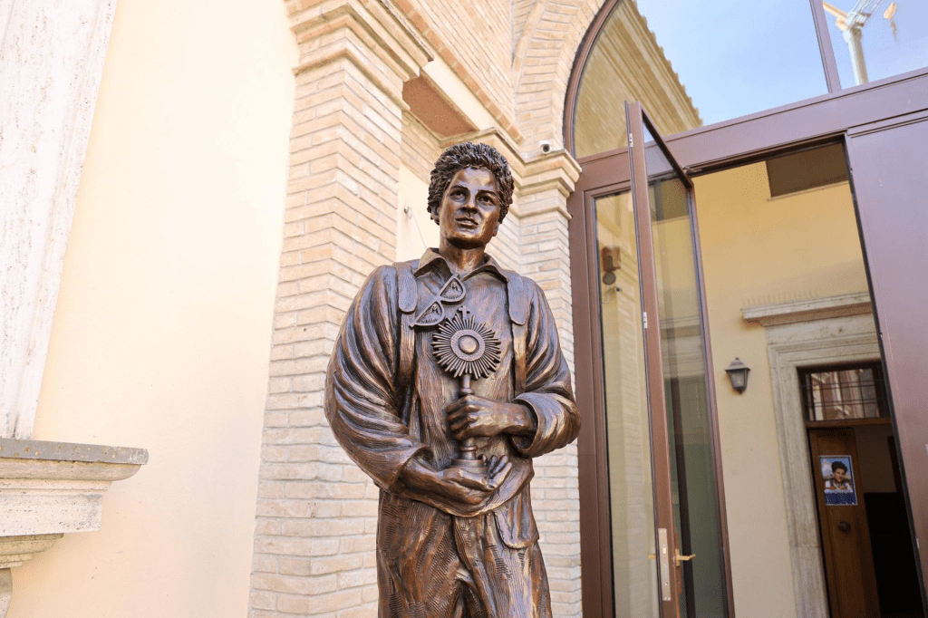 Papa León XIV canoniza al primer “santo millennial”, ¿quién es Carlo&nbsp;Acutis?