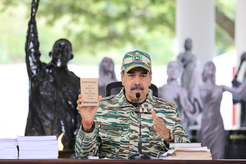 Maduro cree que EE.UU. tiene “un plan de guerra” para “forzar su hegemonía” en el&nbsp;mundo
