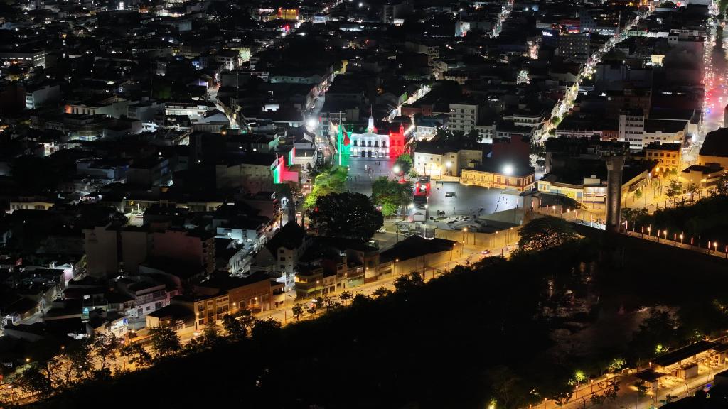 Con encendido de luces patrias, Tabasco da inicio a las celebraciones por el 215 aniversario de la Independencia de&nbsp;México