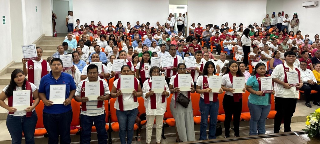 IEAT conmemora el Día Internacional de la Alfabetización con entrega de certificados en&nbsp;Paraíso