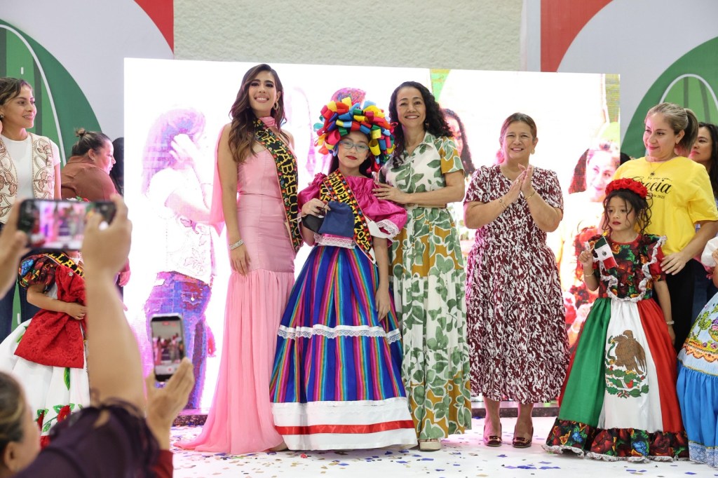 Bárbara es coronada Niña Independencia 2025 en emotiva gala organizada por el DIF&nbsp;Tabasco