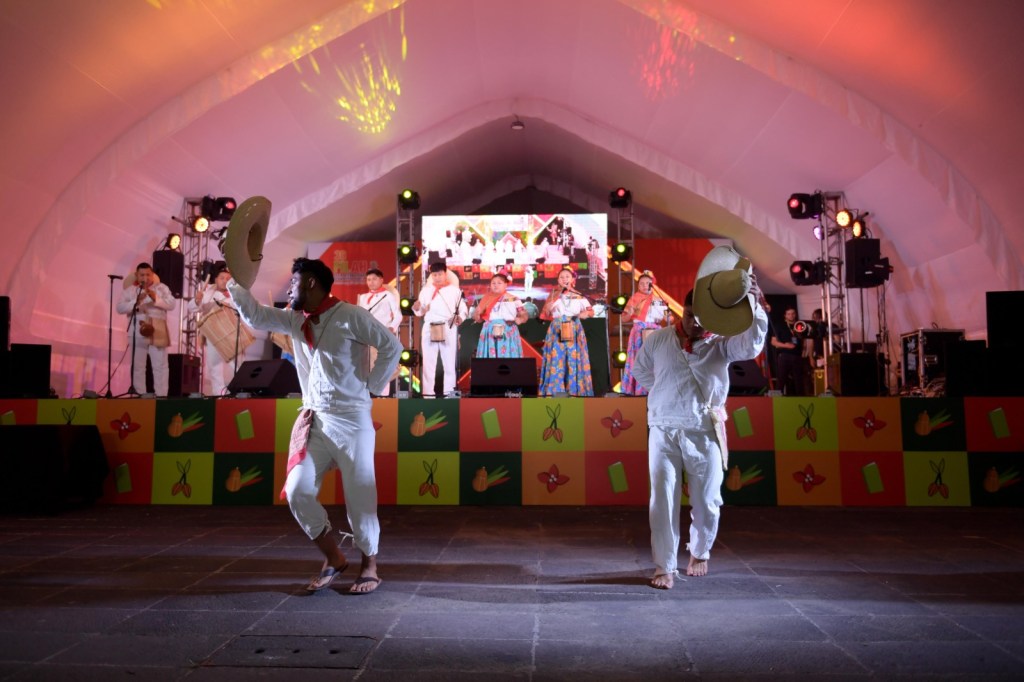 Tabasco brilla en la FILAH en su segunda jornada con música, saber ancestral y artesanía&nbsp;viva