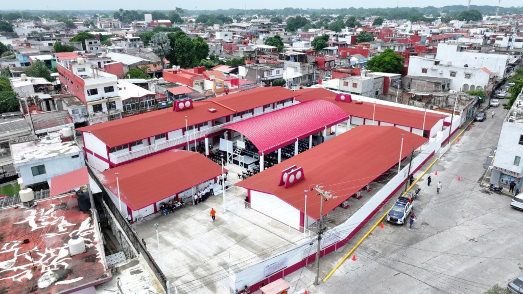 Javier May y Mario Delgado entregan 73 mdp en obras educativas que beneficiarán a 3,500 estudiantes en Nacajuca y&nbsp;Comalcalco