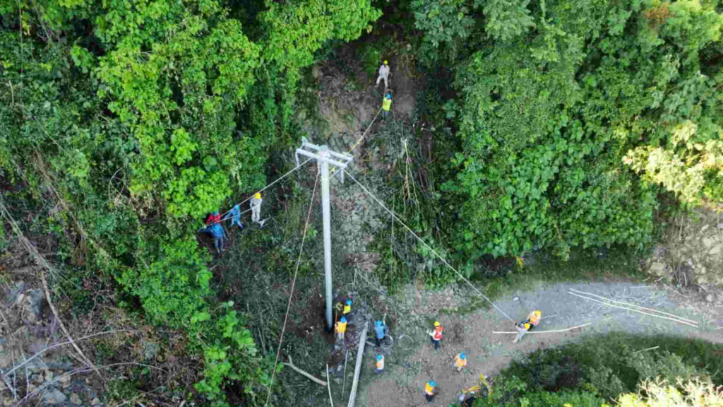 CFE restablece al 100 % el servicio eléctrico en regiones afectadas por fuertes&nbsp;lluvias