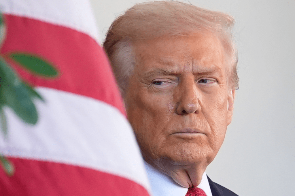 Trump ordena empezar a probar las armas nucleares de EE.UU. “inmediatamente”