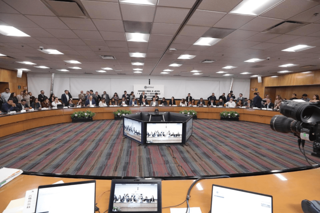 Diputados aprueban en comisiones reforma a la Ley de&nbsp;Amparo