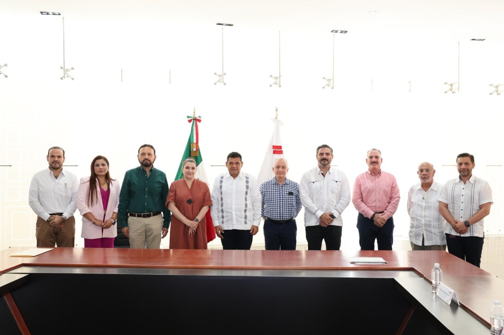 Toma protesta nuevo titular de CECAMET Tabasco; Gobierno reafirma compromiso con el derecho a la&nbsp;salud