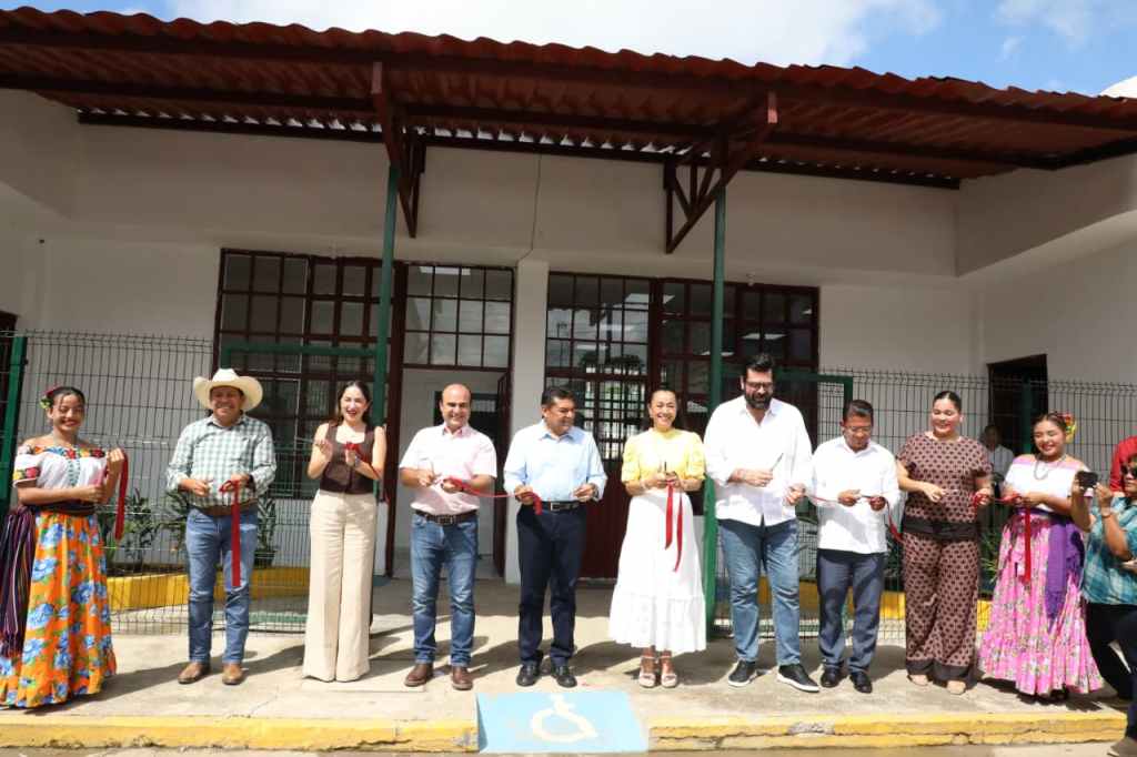 Gobernador Javier May entrega rehabilitado el Centro de Desarrollo Comunitario Pilares en Villa Juan&nbsp;Aldama