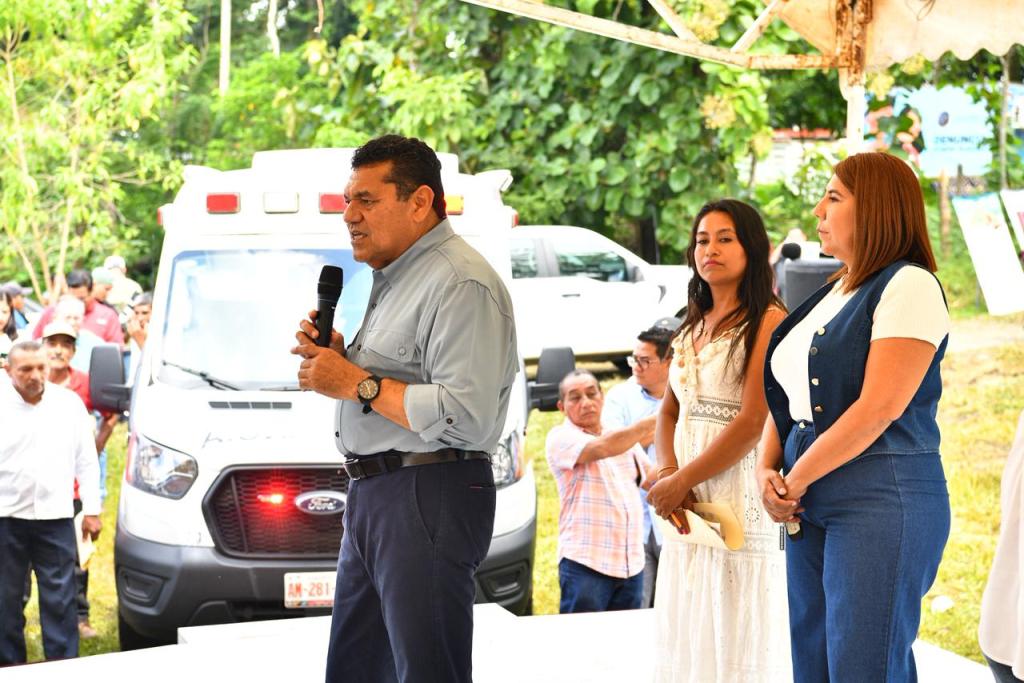 Javier May entrega ambulancia y anuncia inversiones por más de 440 millones de pesos en&nbsp;Huimanguillo