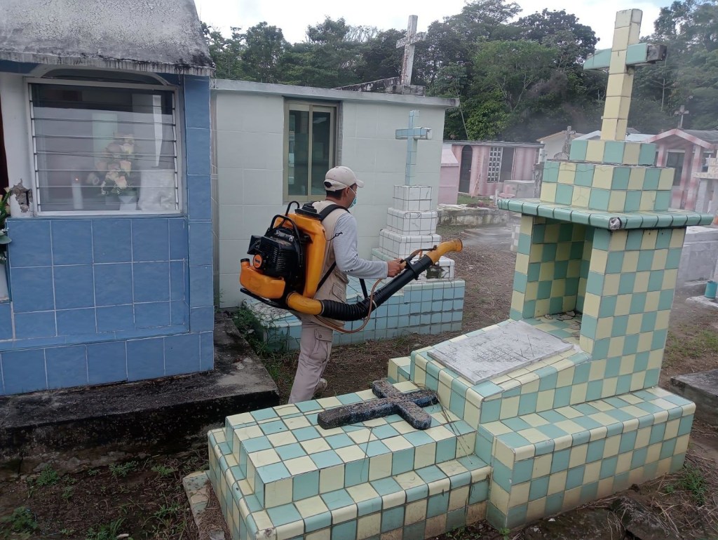 Salud estatal refuerza acciones contra el dengue en panteones por Día de&nbsp;Muertos