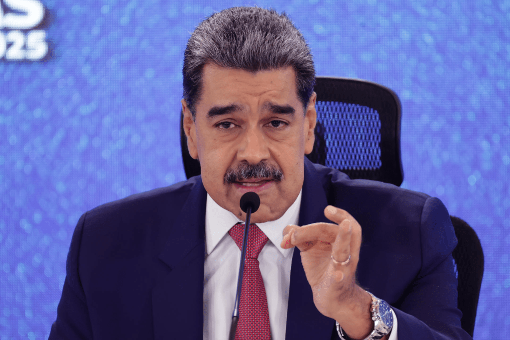 Maduro ordena a la Aviación estar “alertas y dispuestos” para defender a&nbsp;Venezuela