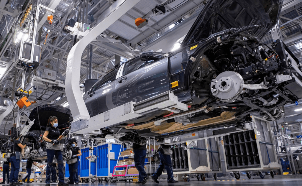 México buscará ajuste a aranceles de vehículos pesados fabricados con autopartes de&nbsp;EE.UU.