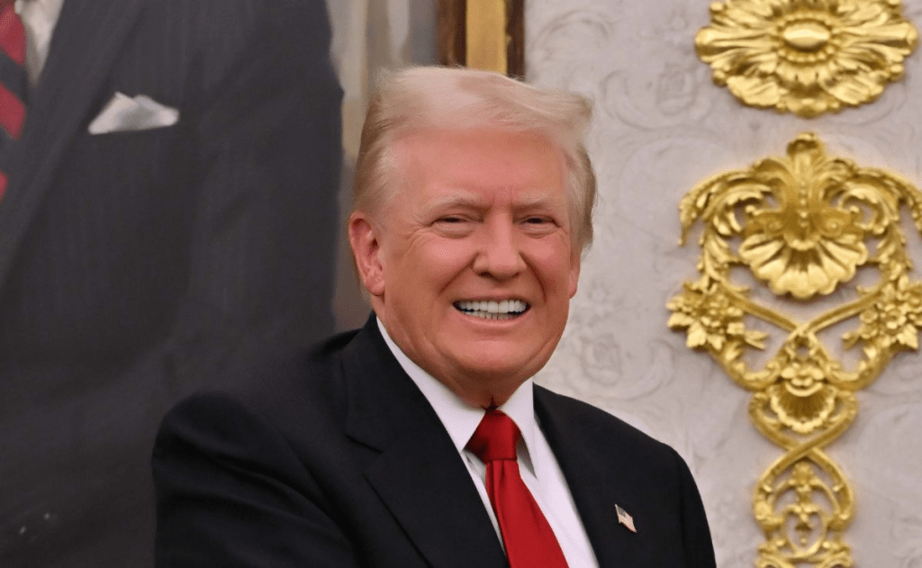 Trump asegura que los estadounidenses recibirán un bono de 2 mil dólares por los&nbsp;aranceles