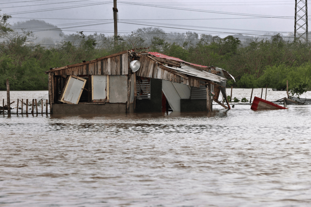 Más de 50 muertos por el huracán Melissa en el Caribe, que evalúa los catastróficos&nbsp;daños