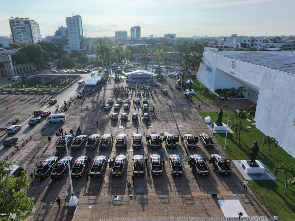 Gobernador Javier May refuerza estrategia de seguridad con nueva entrega de equipamiento policial en&nbsp;Centro