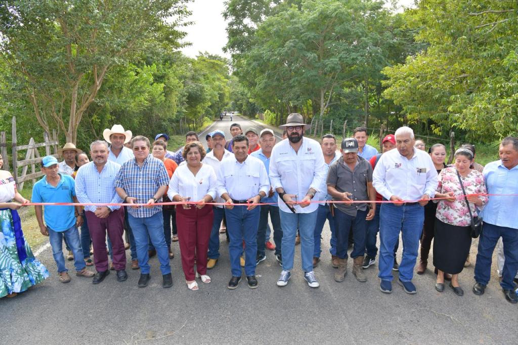 Gobierno de Tabasco anuncia inversión de 50 millones para maquinaria y continúa rehabilitación de caminos en&nbsp;Jonuta