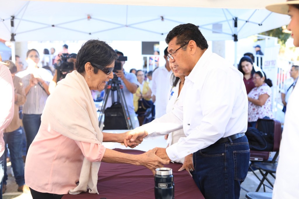 Javier May cierra su última audiencia pública de 2025 en Villa Luis Gil Pérez y asegura que la nueva forma de gobernar continuará en&nbsp;2026