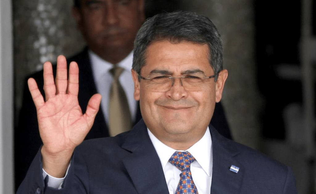 Reaparece el expresidente Hernández para agradecer a Trump por&nbsp;indultarlo