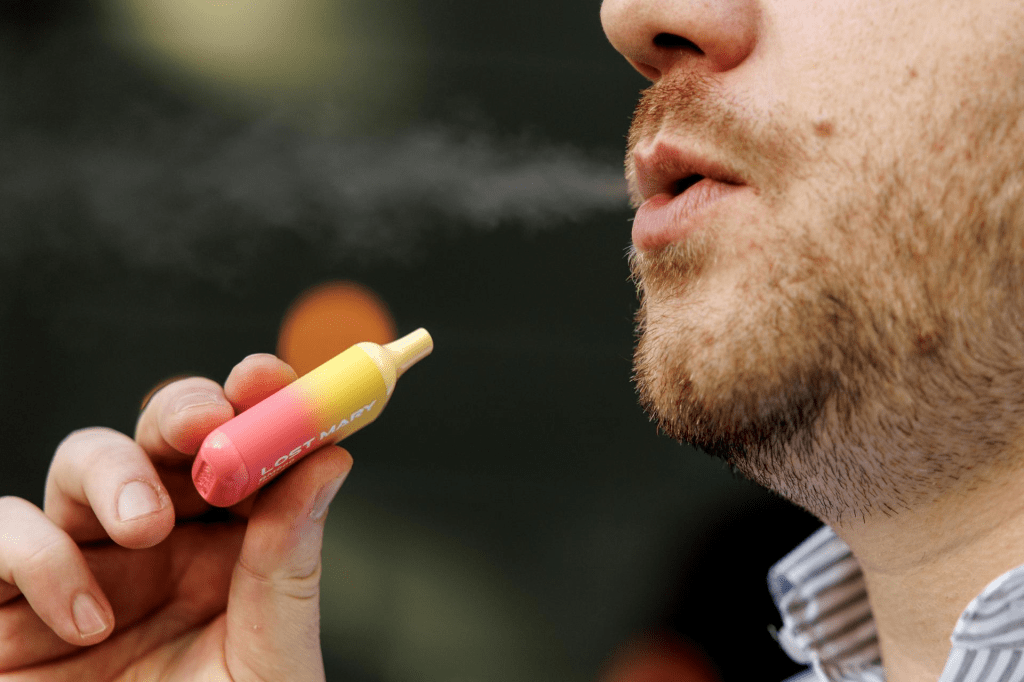 Senado aprueba reforma para sancionar la producción y comercialización de&nbsp;vapeadores