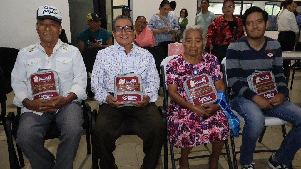 Tabasco entrega más de 600 aparatos auditivos y 131 prótesis externas en nuevas jornadas de apoyo&nbsp;social