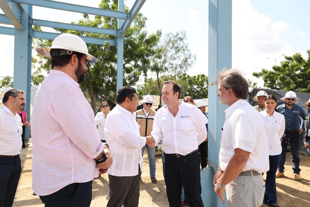 Supervisa gobernador Javier May avances del Hospital Fifty Doctors en&nbsp;Tabasco