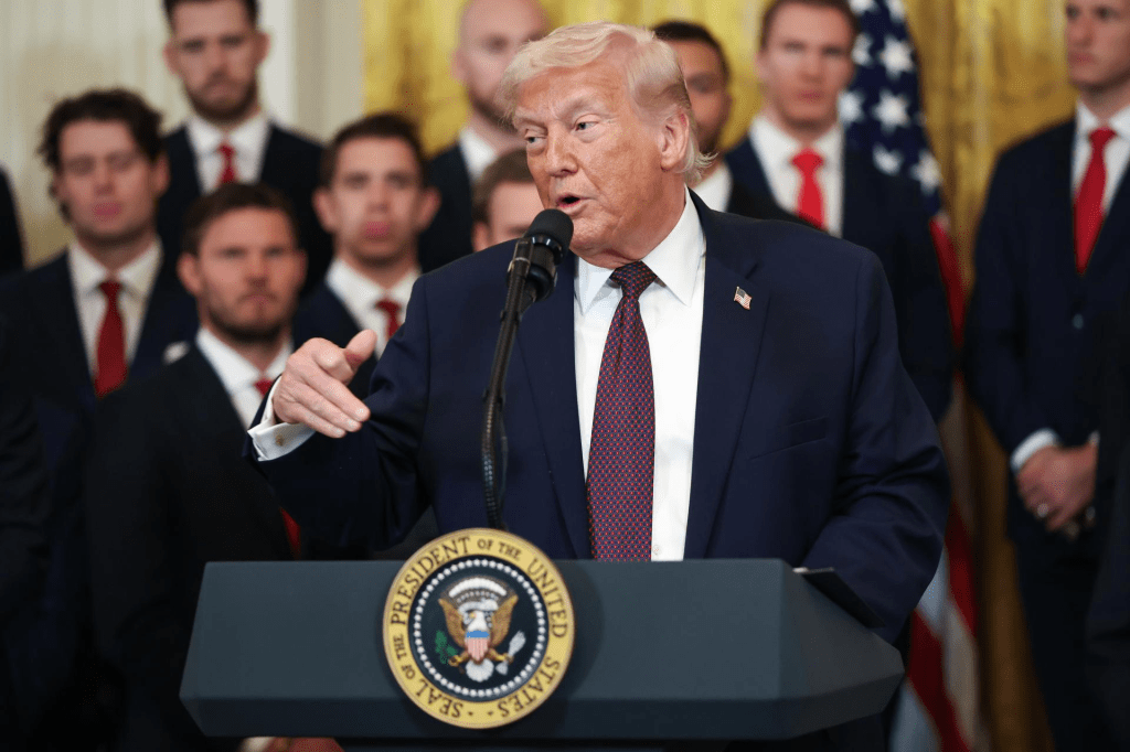 Donald Trump asegura que María Corina Machado le “obsequió” la medalla de su Premio Nobel de la&nbsp;Paz