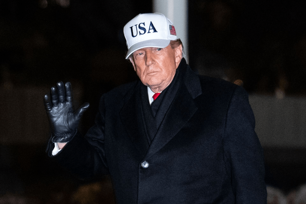 Trump afirma que la flota enviada a Irán está lista para actuar, como en&nbsp;Venezuela