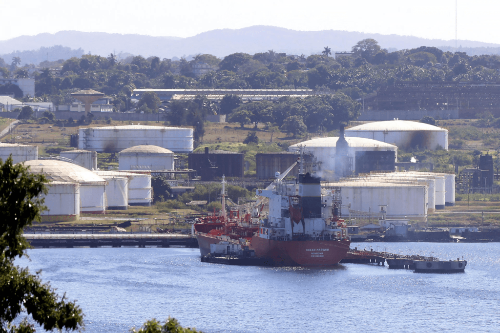 Cuba califica de “brutal acto de agresión” la medida de EE.UU. de bloquear su suministro&nbsp;petrolero